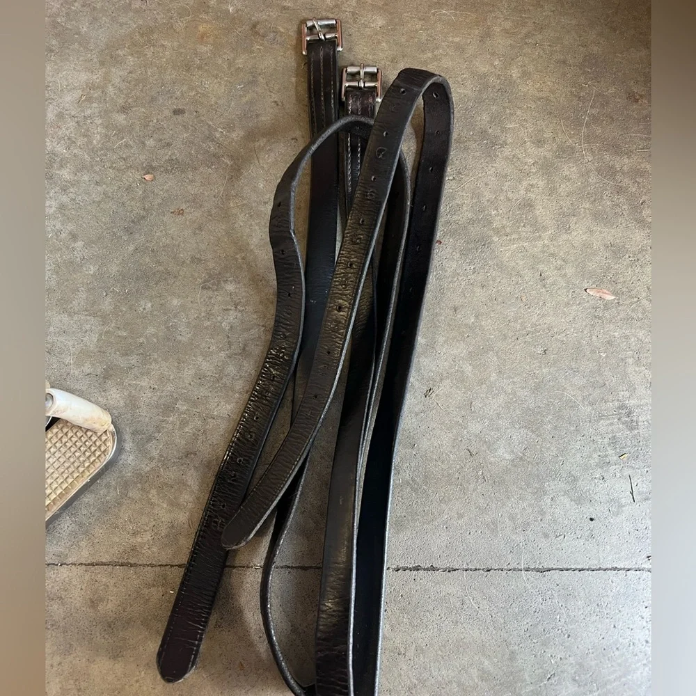 48” brown stirrup leathers - Picture 1 of 3
